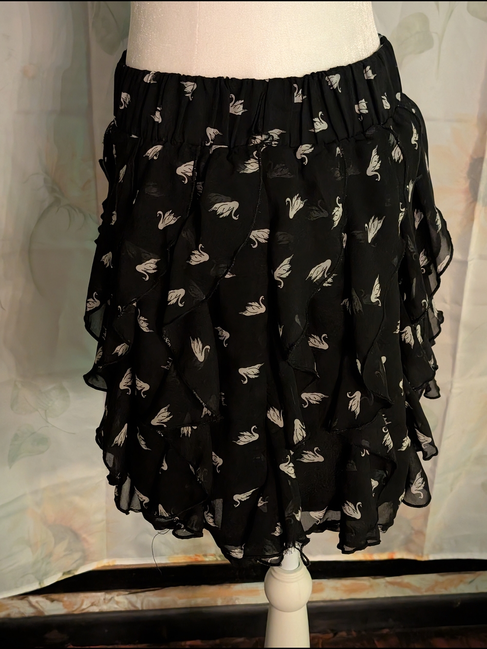 Rachael & Chloe Black White Swan Print Layered Ruffle Mini Skirt Size Med - Picture 2 of 4
